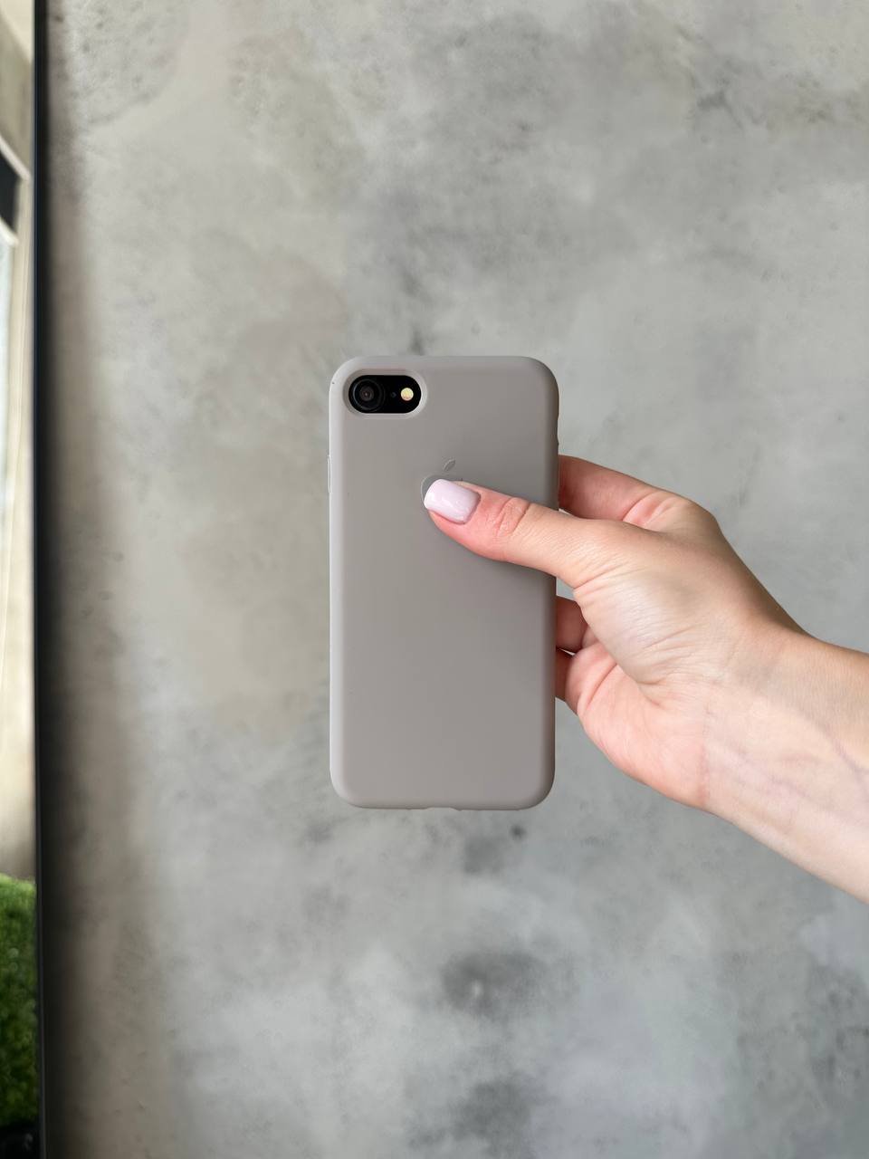 Чехол Silicone case с открытой камерой на iPhone 7 / 8 Pebble (14)
