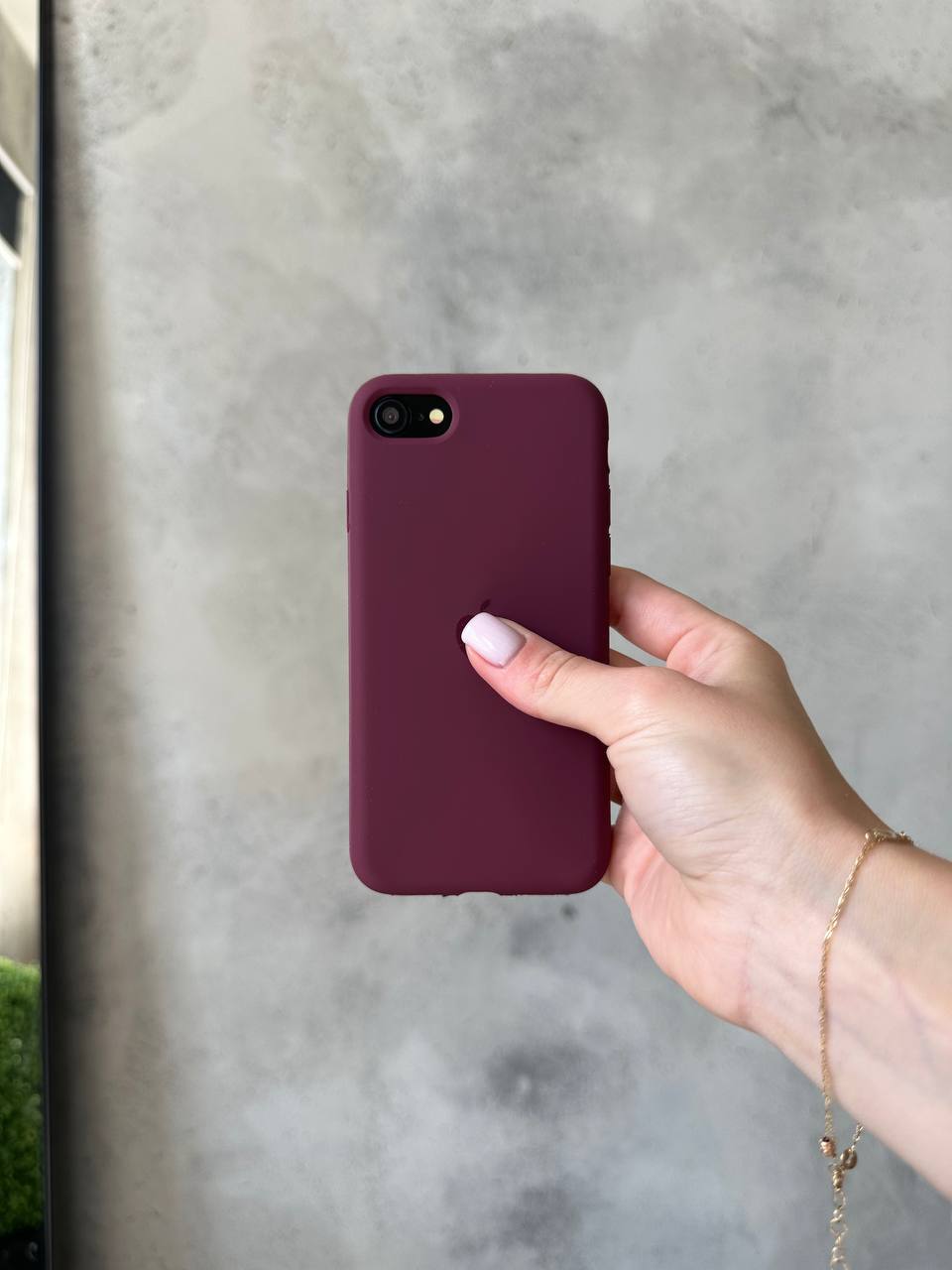 Чехол Silicone case с открытой камерой на iPhone 7 / 8 Plum (12)