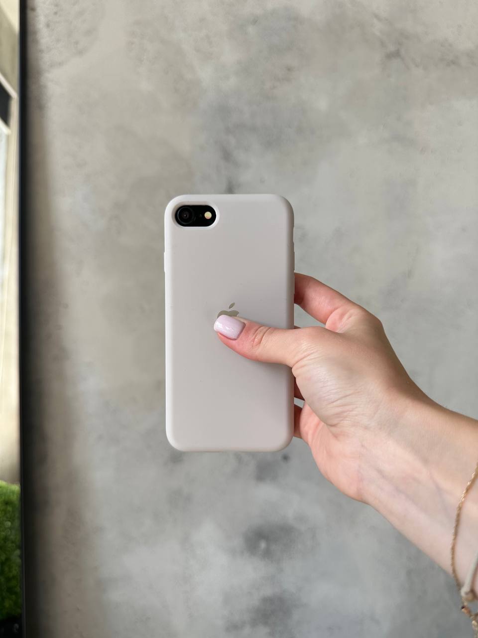 Чехол Silicone case с открытой камерой на iPhone 7 / 8 Stone (15)