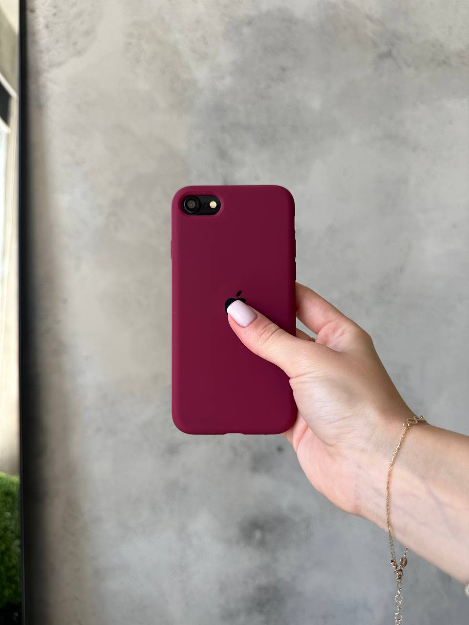 Чохол Silicone case з відкритою камерою на iPhone SE 2020 / 2022 Marsala (18)