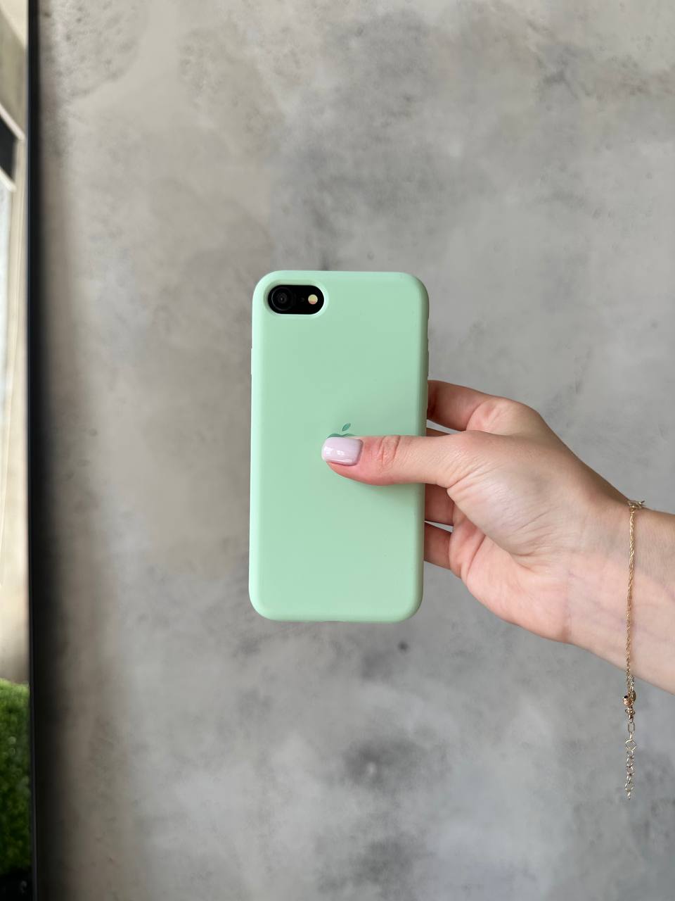 Чохол Silicone case з відкритою камерою на iPhone SE 2020 / 2022 Pistachio (42)