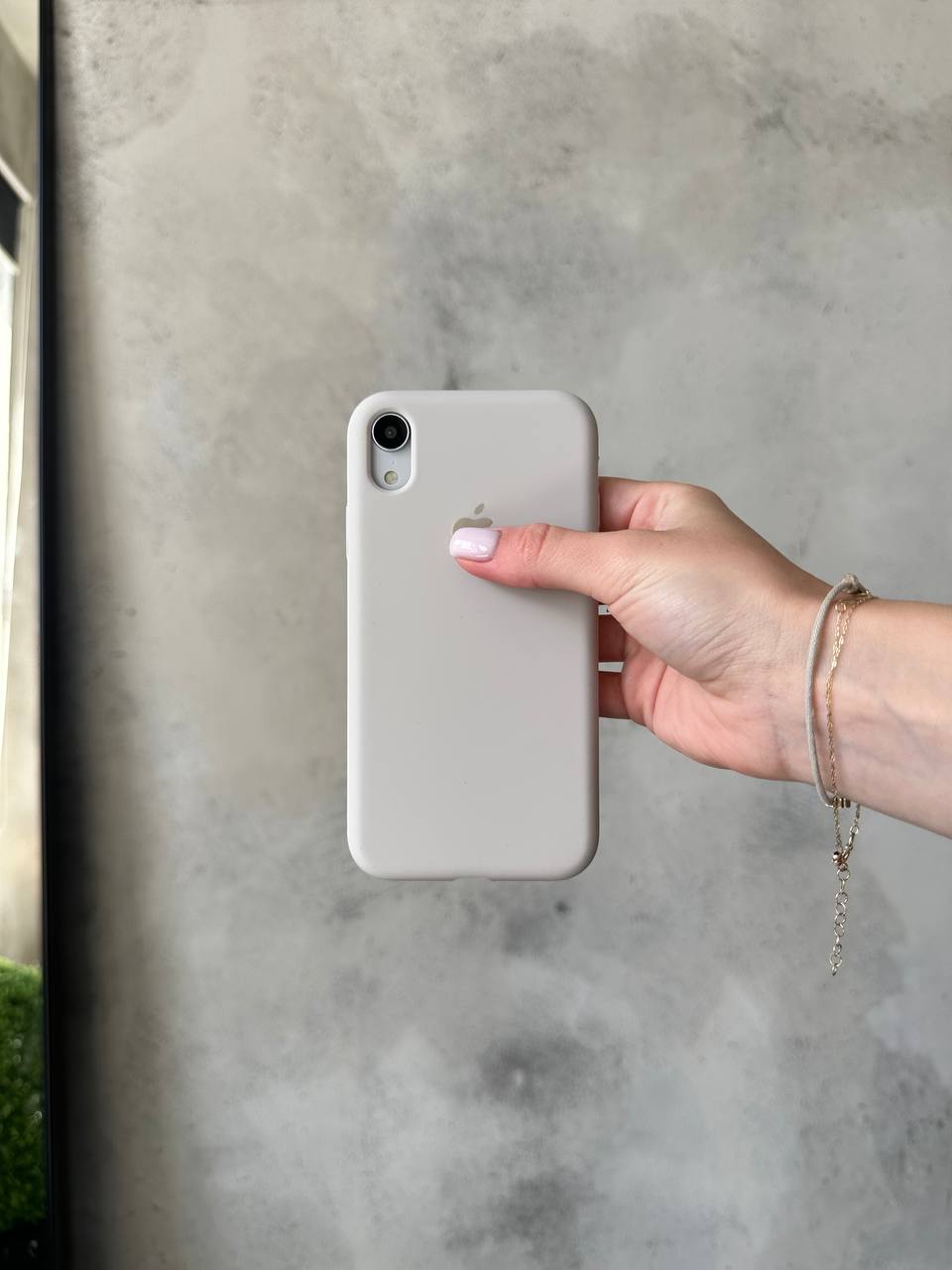 Чехол Silicone case с открытой камерой на iPhone XR Stone (15)