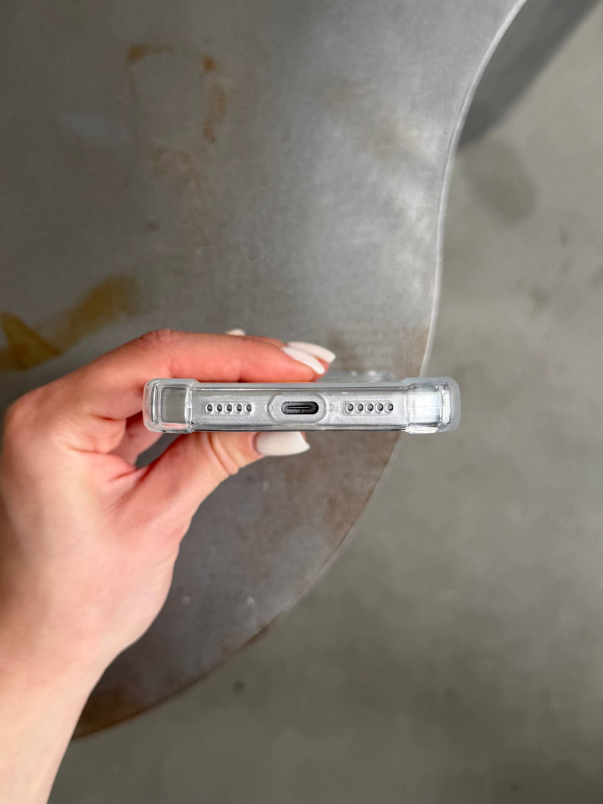 Чохол прозорий силіконовий з посиленими кутами закрита камера на iPhone 17 Pro