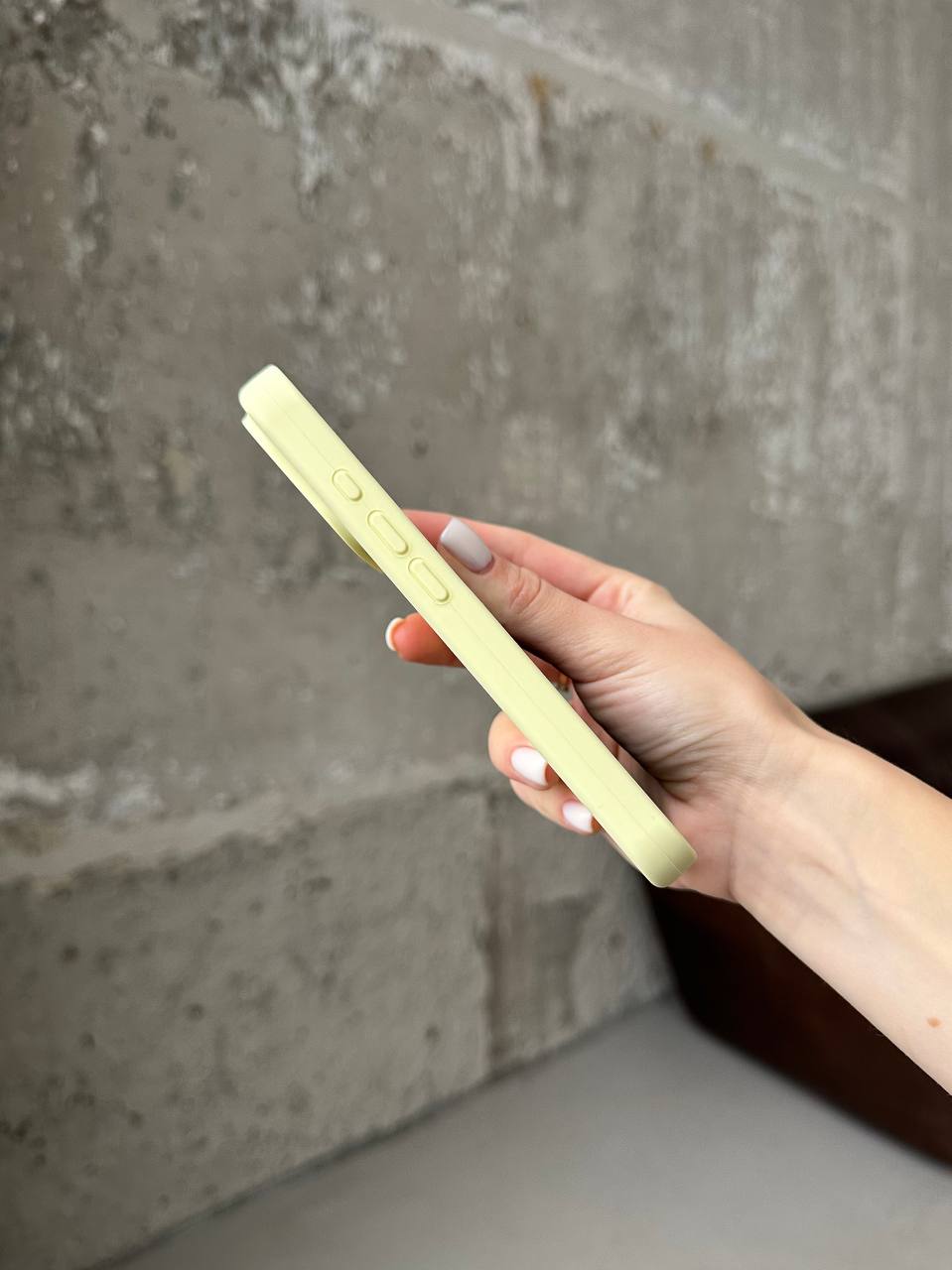 Чохол Silicone case із закритою камерою на iPhone 17 Cream Yellow #61