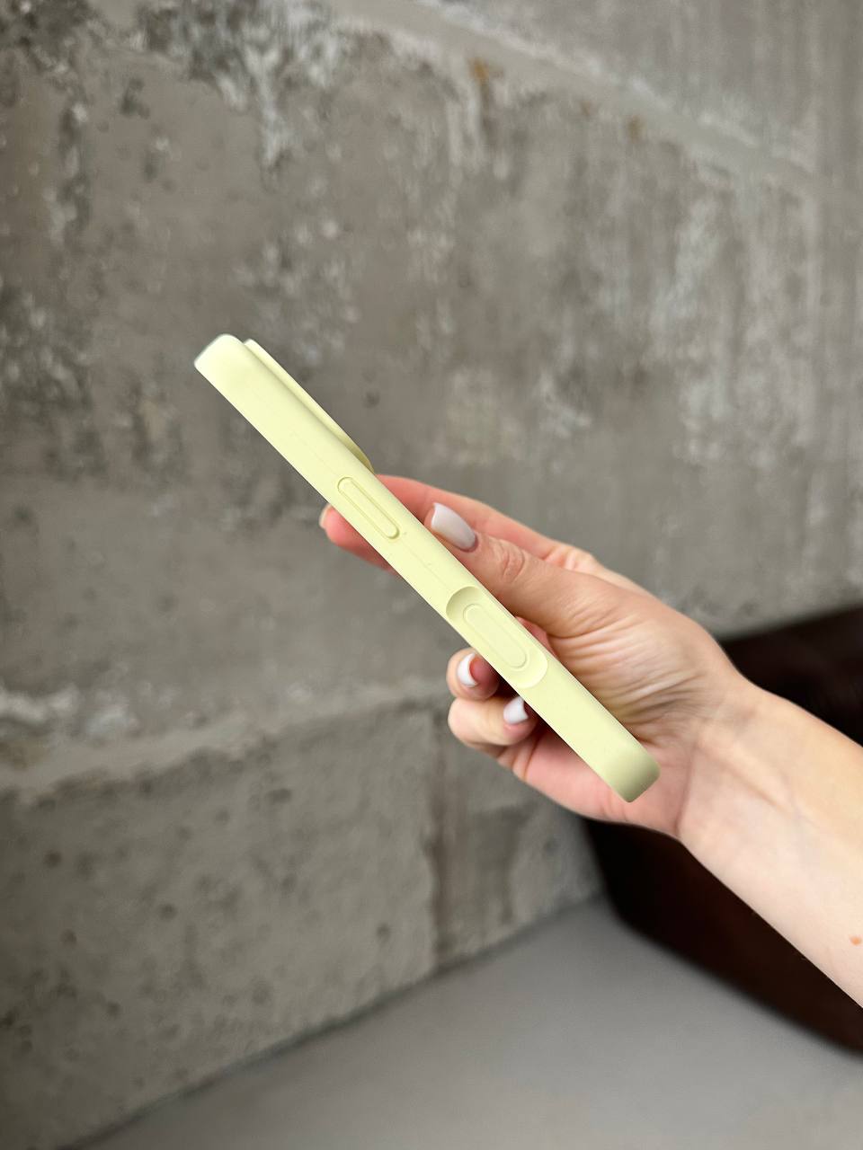 Чохол Silicone case із закритою камерою на iPhone 17 Cream Yellow #61