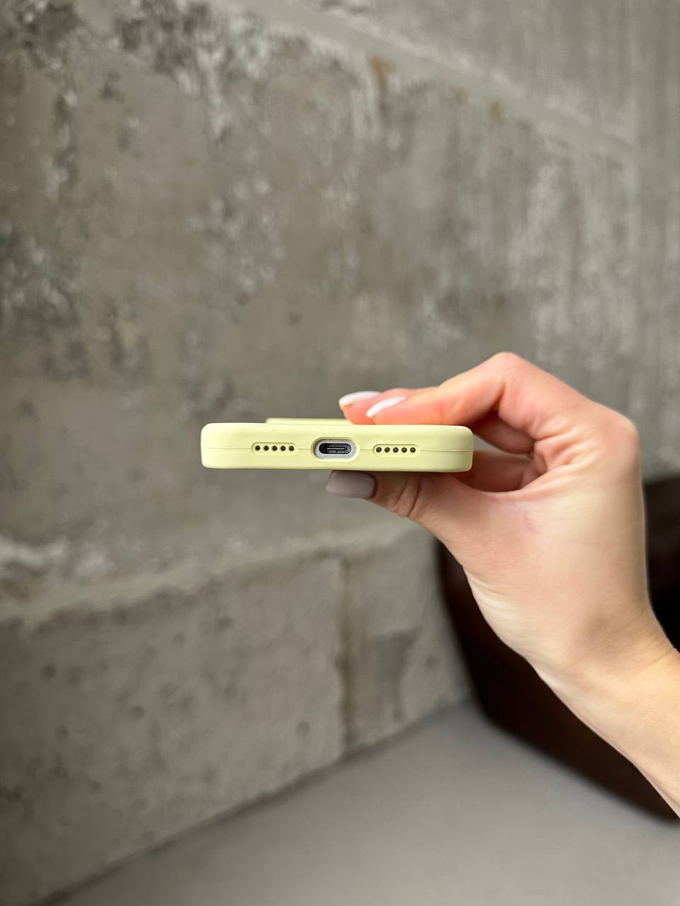 Чохол Silicone case із закритою камерою на iPhone 17 Cream Yellow #61
