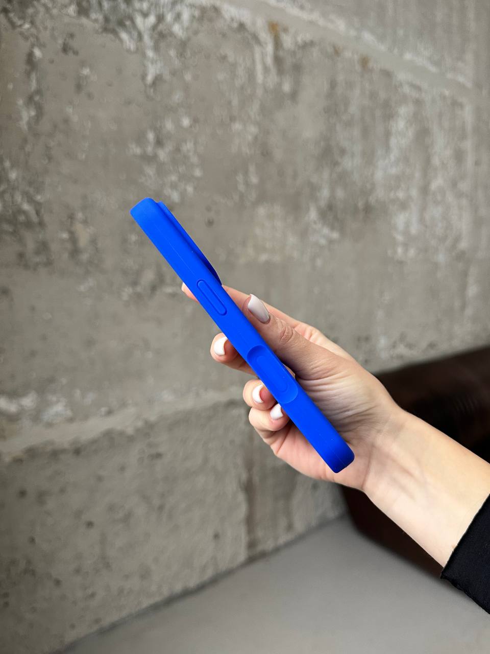 Чехол Silicone case с закрытой камерой на iPhone 17 Electric Blue #45