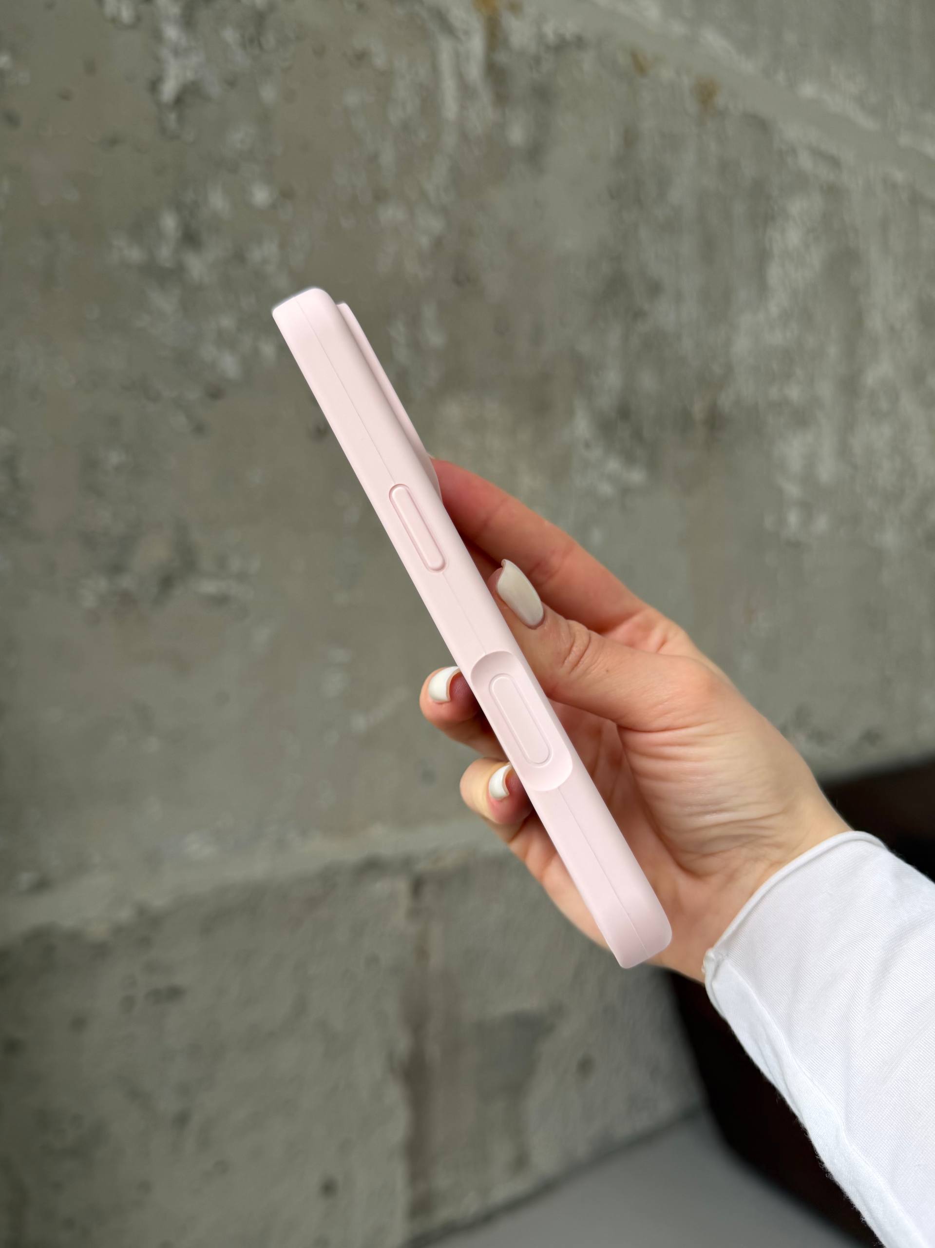 Чохол Silicone case із закритою камерою на iPhone 17 Pro Chalk Pink #57