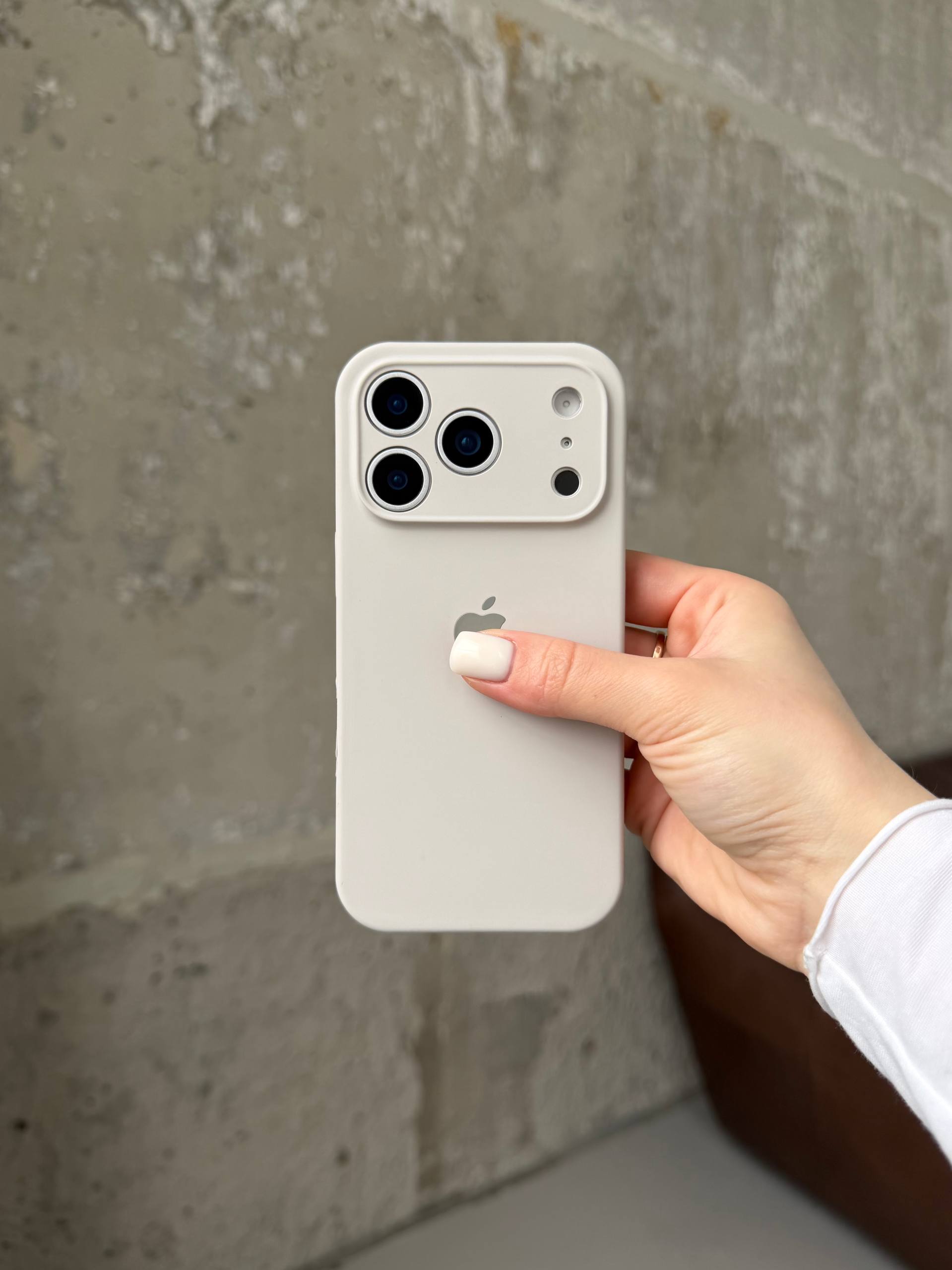 Чехол Silicone case с закрытой камерой на iPhone 17 Pro Stone #09