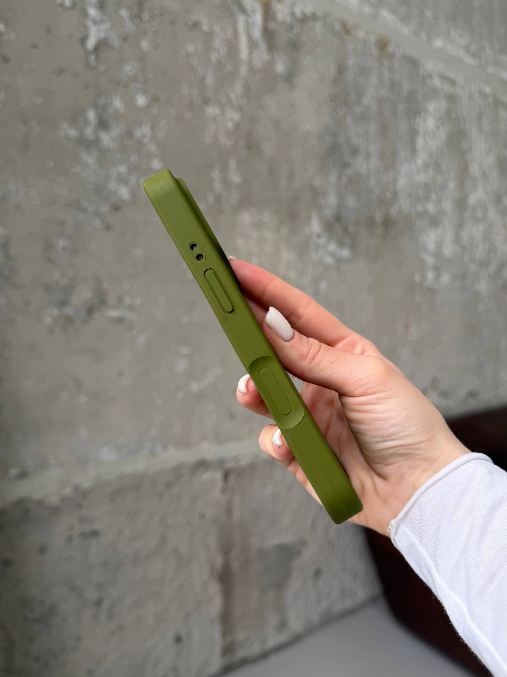 Чехол Silicone case с закрытой камерой на iPhone 17 Pro Max Army Green #29