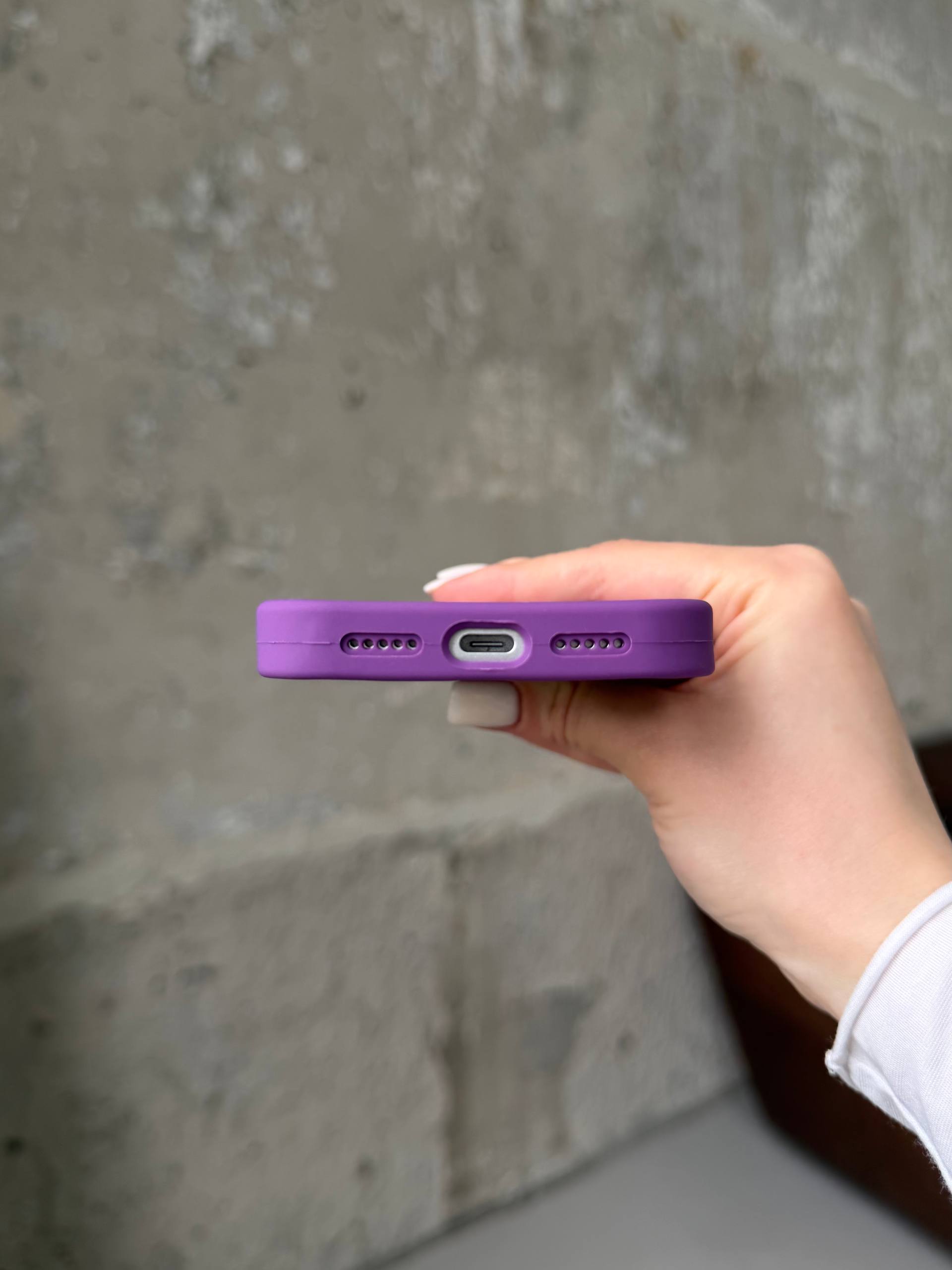 Чехол Silicone case с закрытой камерой на iPhone 17 Pro Grape #19