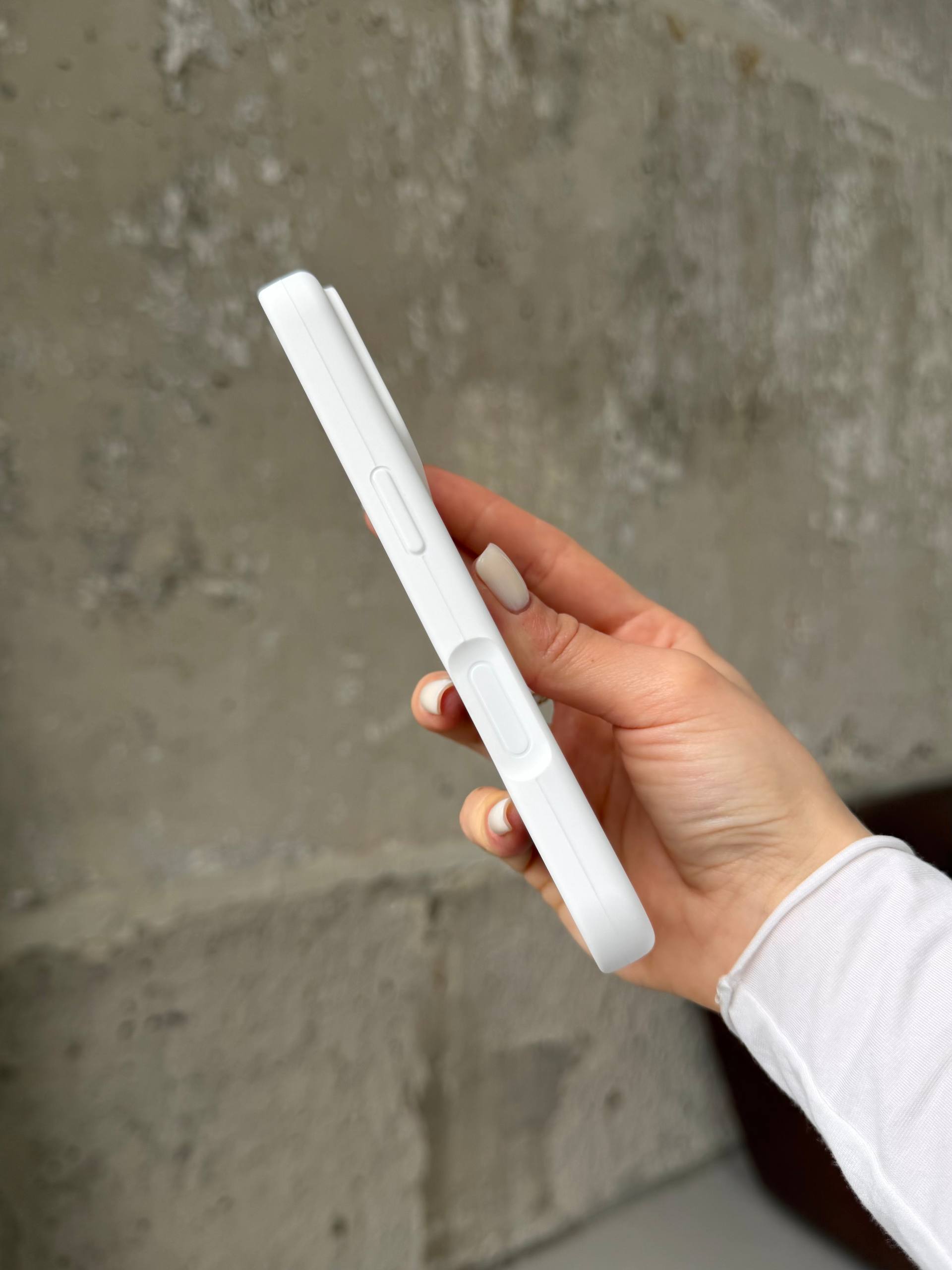 Чехол Silicone case с закрытой камерой для iPhone 17 Pro Max White #08