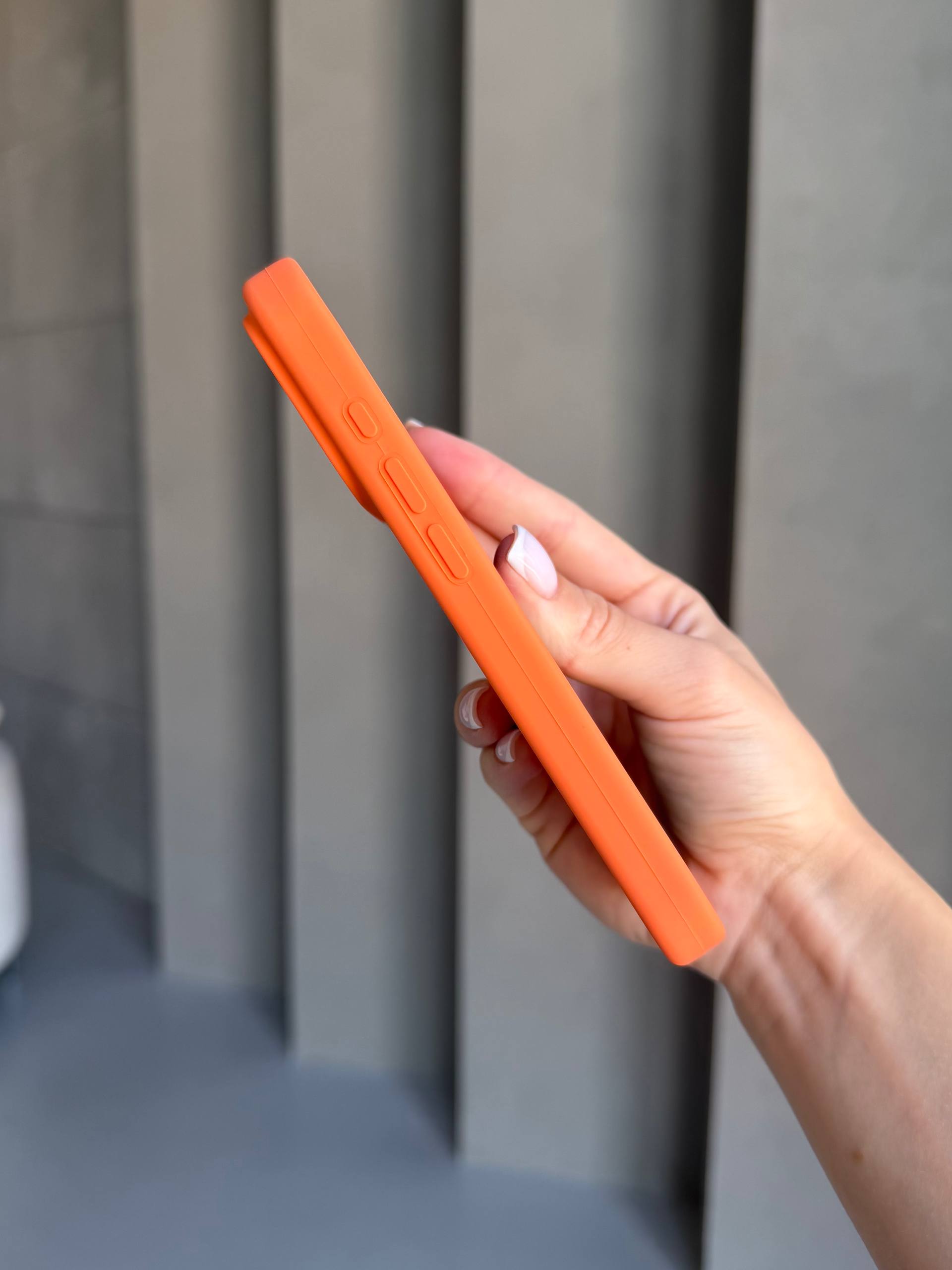 Чехол Silicone case с закрытой камерой на iPhone 17 Pro Kumquat #52