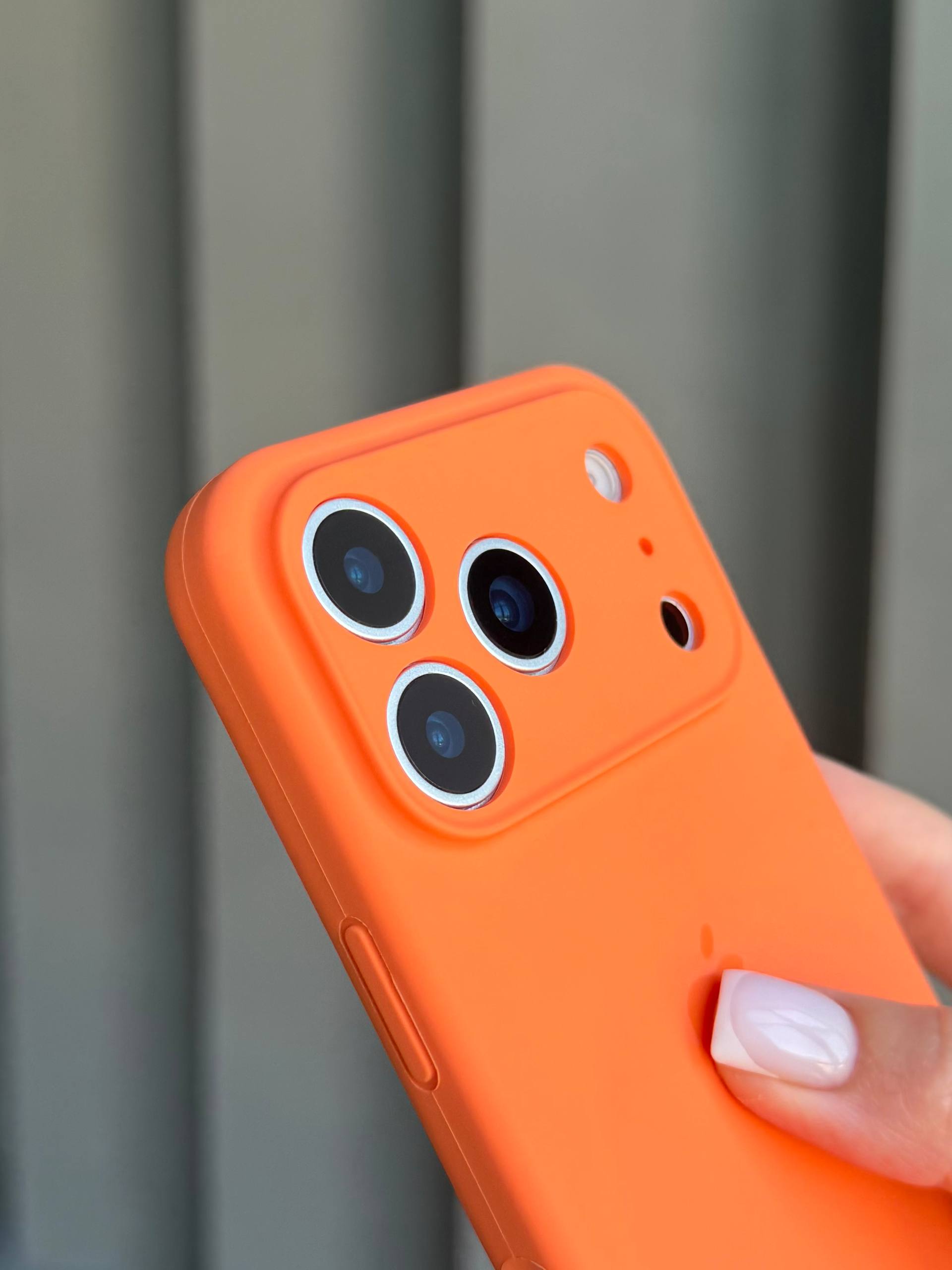 Чехол Silicone case с закрытой камерой на iPhone 17 Pro Kumquat #52