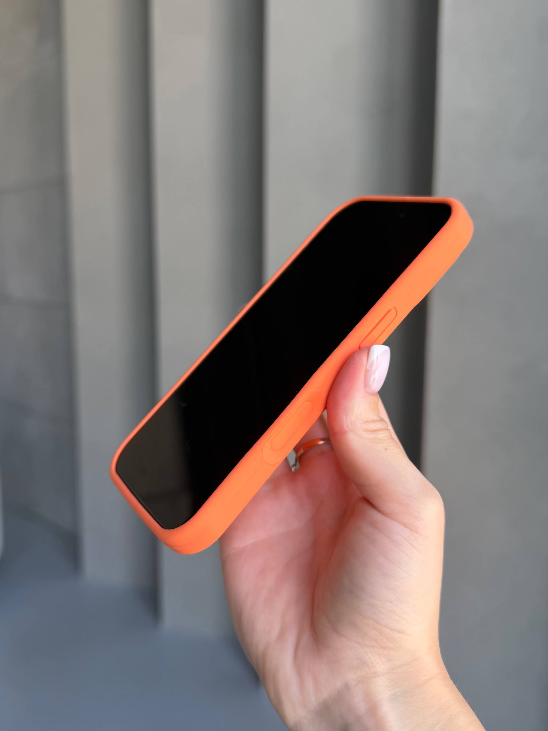 Чехол Silicone case с закрытой камерой на iPhone 17 Pro Kumquat #52