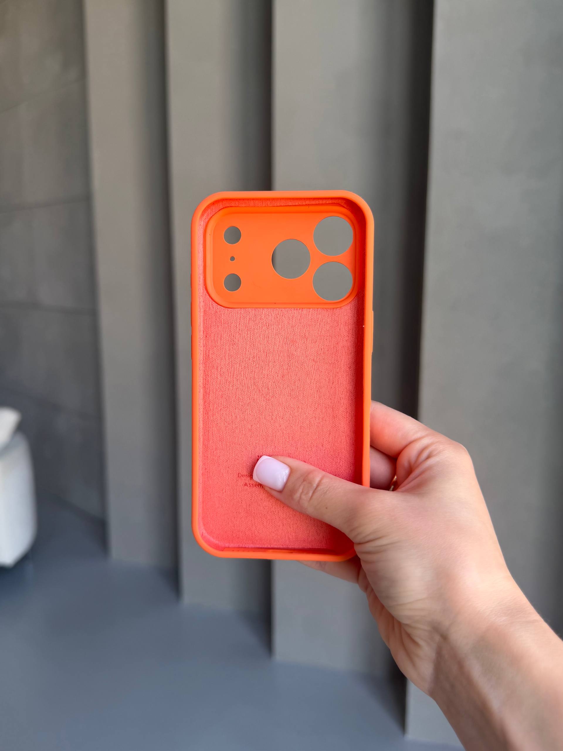 Чехол Silicone case с закрытой камерой на iPhone 17 Pro Kumquat #52