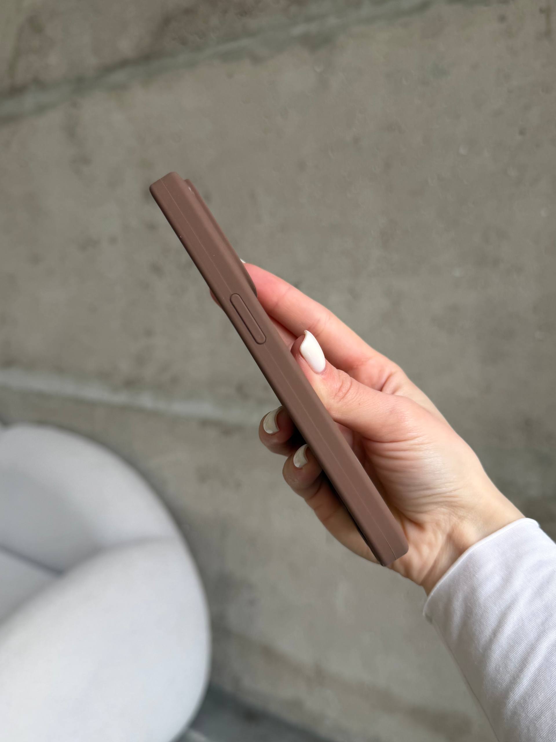 Чехол Silicone case с закрытой камерой на iPhone 14 Pro Max Chocolate #63