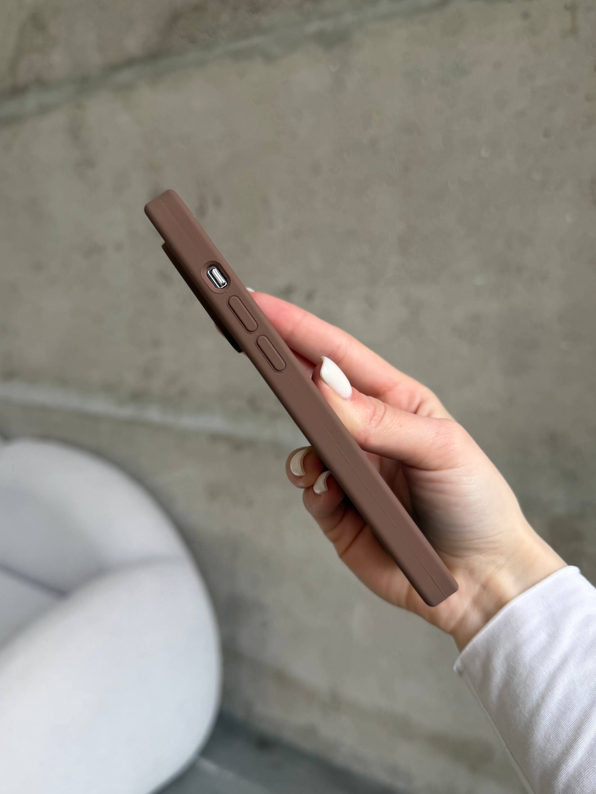 Чехол Silicone case с закрытой камерой на iPhone 14 Pro Max Chocolate #63