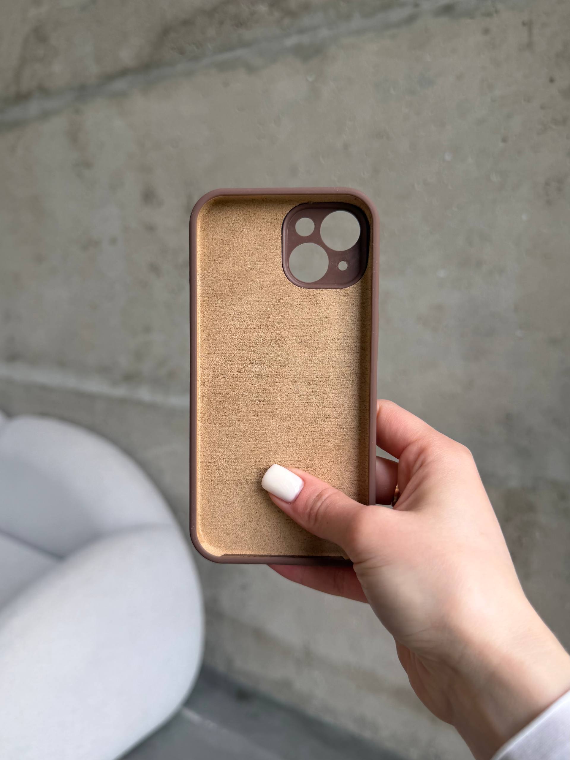 Чехол Silicone case с закрытой камерой на iPhone 14+ Chocolate #63