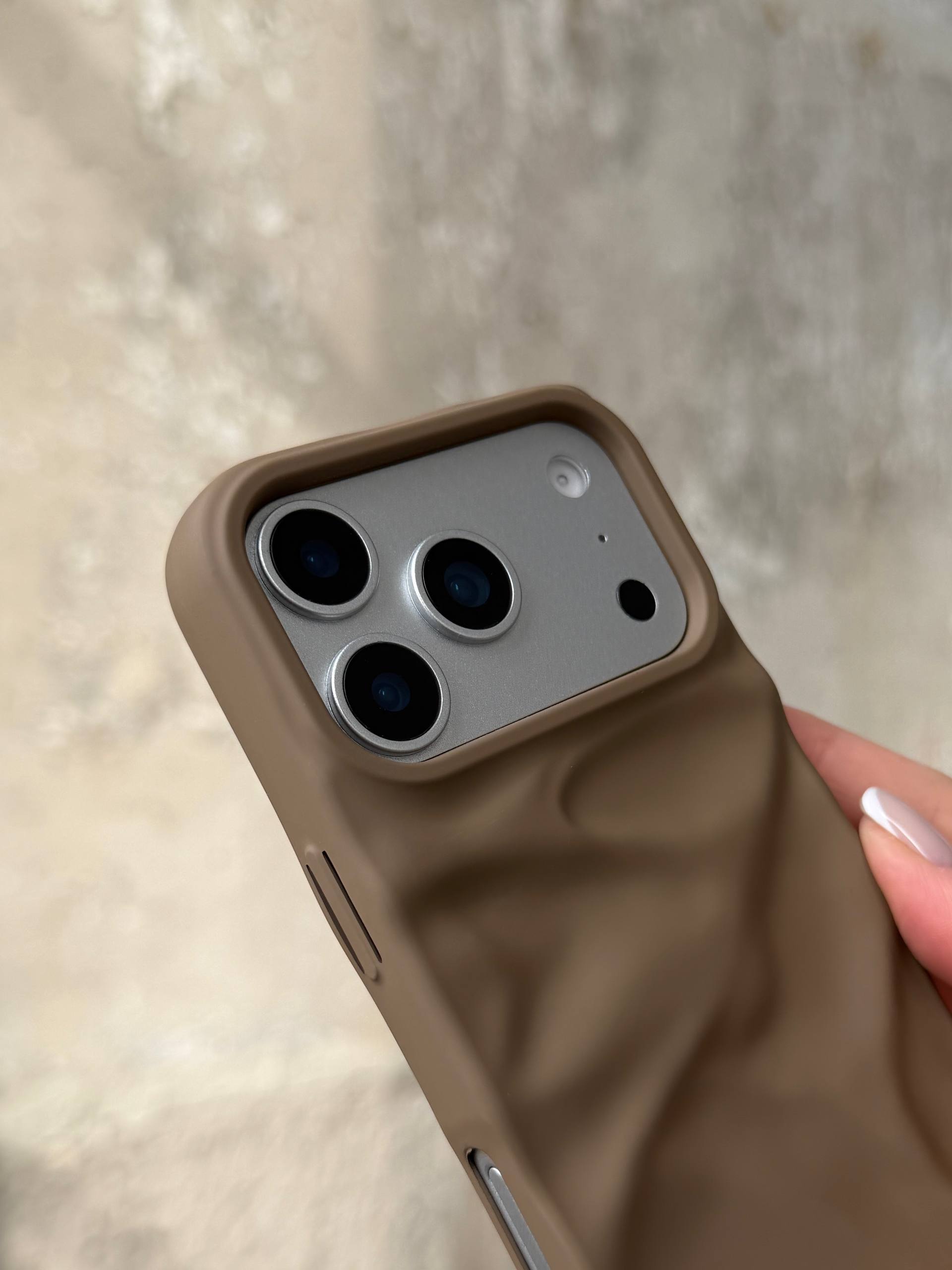 Чохол матовий хвилястий Wave Case на iPhone 17 Pro Milk Chocolate (05)