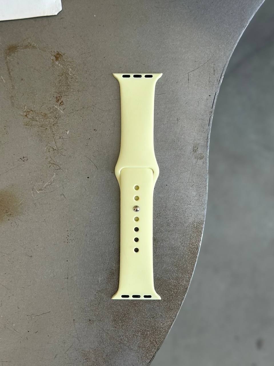 Ремінець Silicone Band 42mm(окрім 10,11 серії) / 44mm / 45mm / 46mm / 49mm M/L Cream Yellow (41)