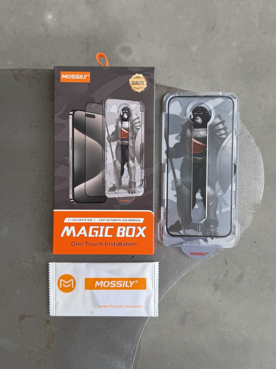 Захисне скло Mossily Installation Box на iPhone 15 Pro Max