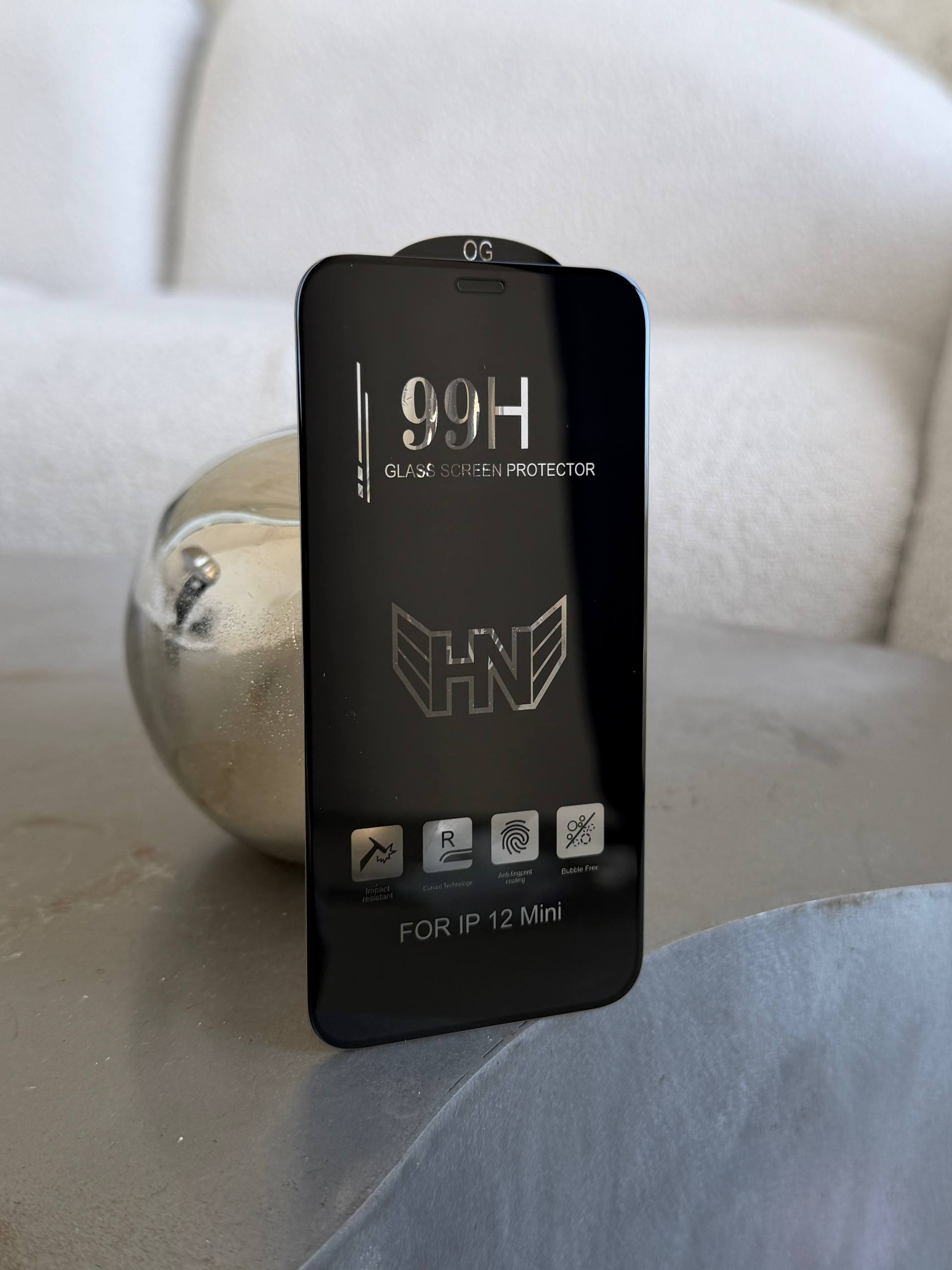 Захисне скло на iPhone 12 mini