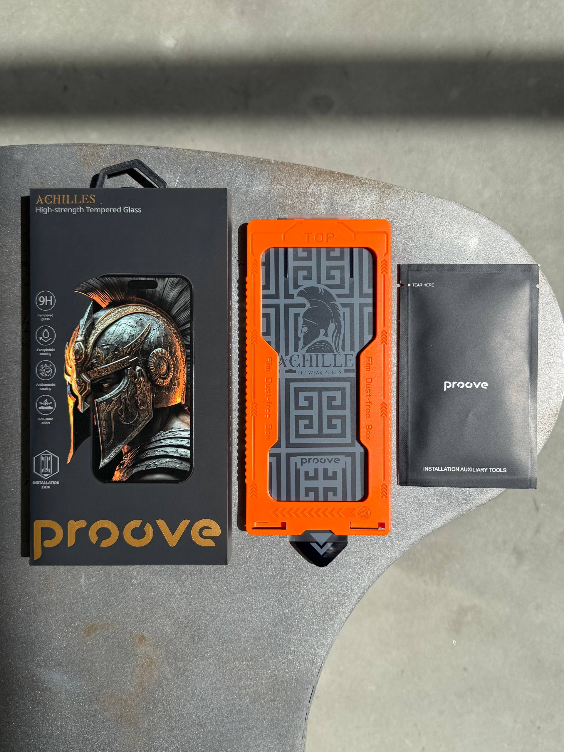 Премиальное защитное стекло Proove Achilles Installation Box на iPhone 14 Pro / 15 / 16